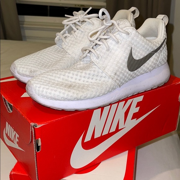 NIKE Woman White Roshe - Picture 3 of 7